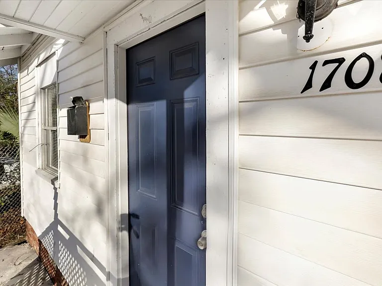 1708 Lennox Ct — Photo 4