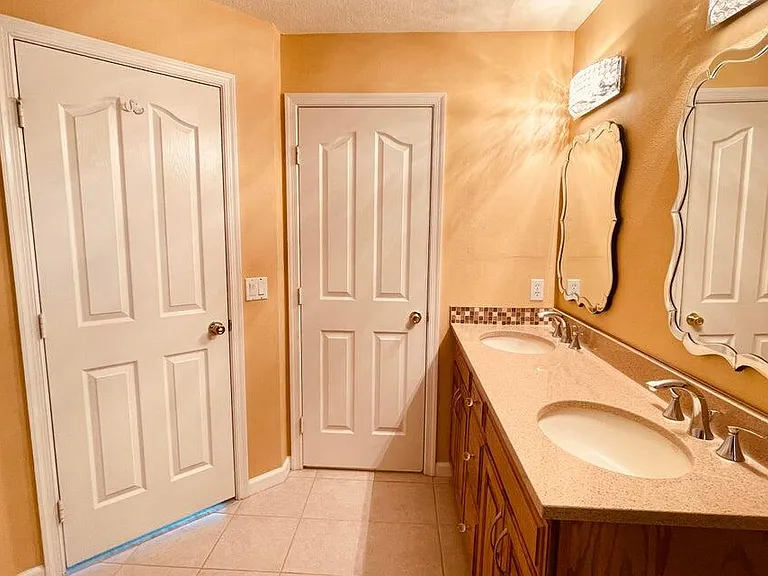 1829 SW Hickock Ter — Photo 7