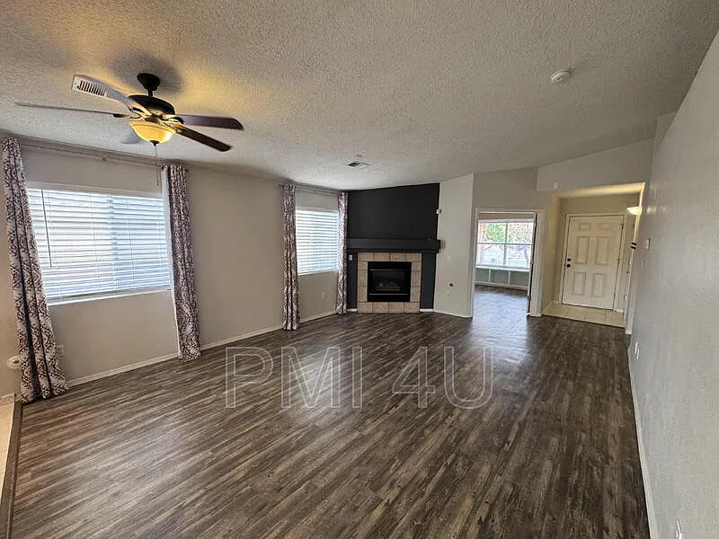 4 bed, 2.0 bath, 1553 sqft, $2,200 — Photo 4