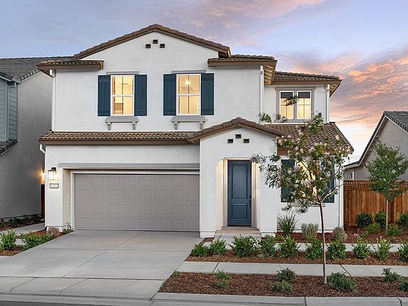 Model Photography of Bridgeway apos s Plan 3502 with an Edited Driveway