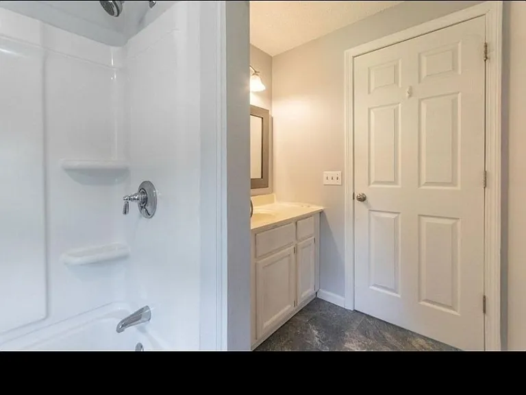 James St — Photo 12