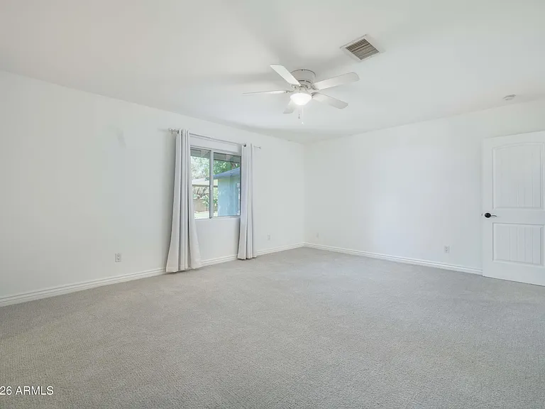 121 W Orchid Ln — Photo 19
