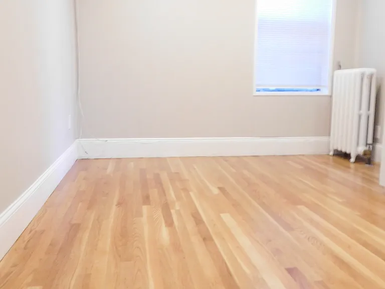 50 Park Vale Ave — Photo 13