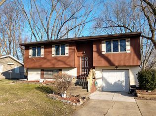 605 Auburn Ln, Schaumburg, IL 60193