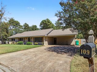 109 Eastwood Dr, Columbus, MS 39702
