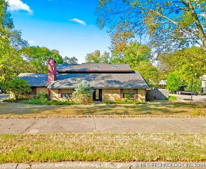 1st image of 2208 Stonewall Dr
