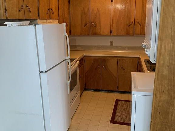 3rd image of 180 Madcap Ln APT 3