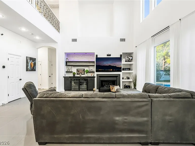 10570 Eagle Nest St — Photo 11