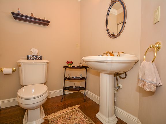 2nd Bathroom