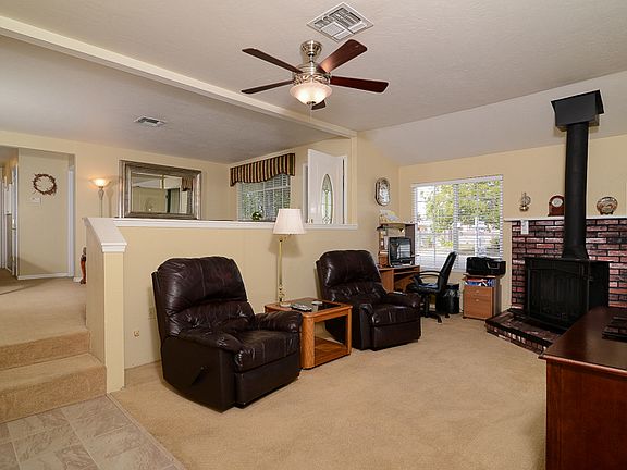 4th image of 4412 Bishop Way