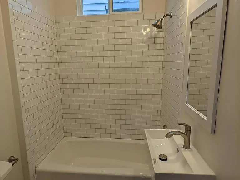 2831 Saint Thomas St — Photo 11