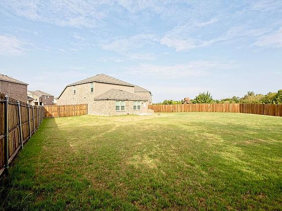 3rd image of 803 Poppy Cove Ln