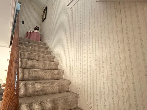 5th image of 157 Commonwealth Avenue