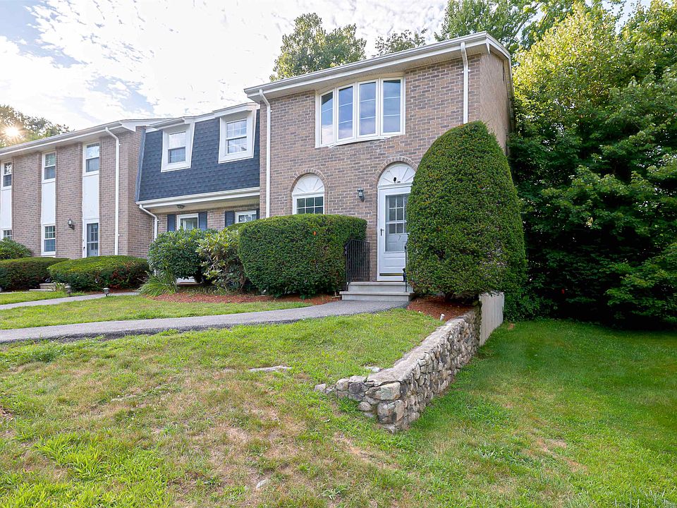 1st image of 7 Fieldstone Drive