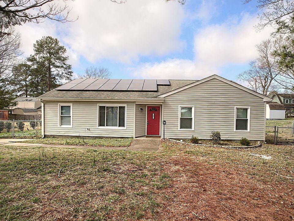 1st image of 15 Arline Dr
