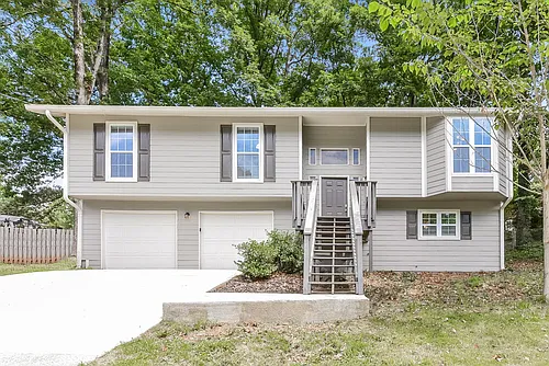 2145 Atkinson Ln Photo 1