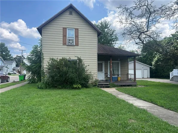 614 E Front St, Dover, OH 44622