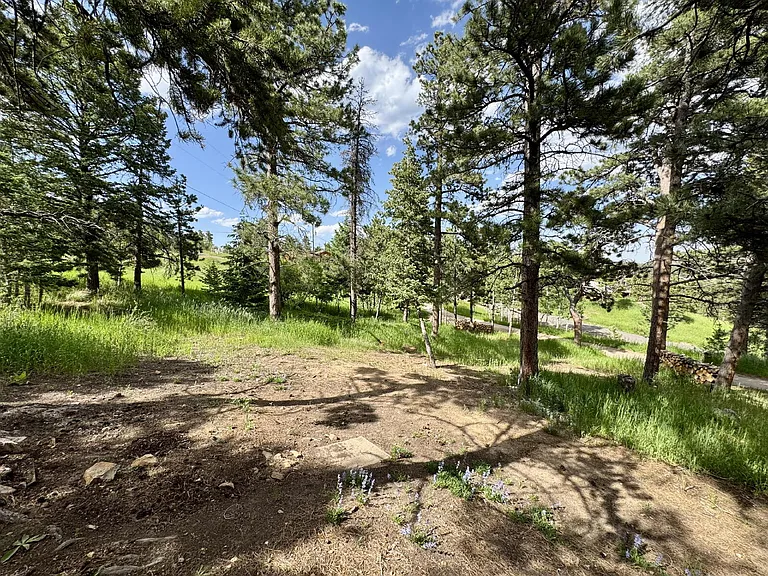 11922 Hillcrest Rd — Photo 36