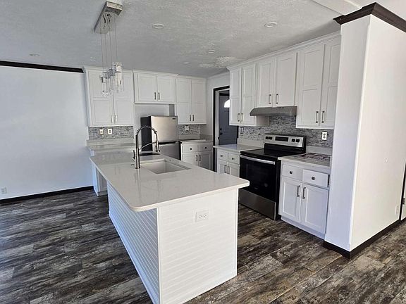 3rd image of 51 E Cardinal Ln