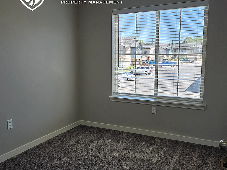 Summit Springs Townhomes — Photo 104