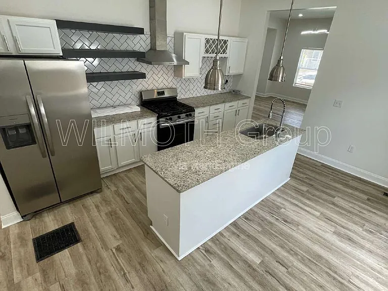 1126 Villa Ave — Photo 6