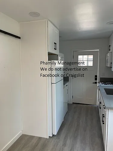 155 N Meridith Ave Photo 1