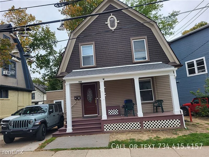 926 Greenwood Ave — Photo 2