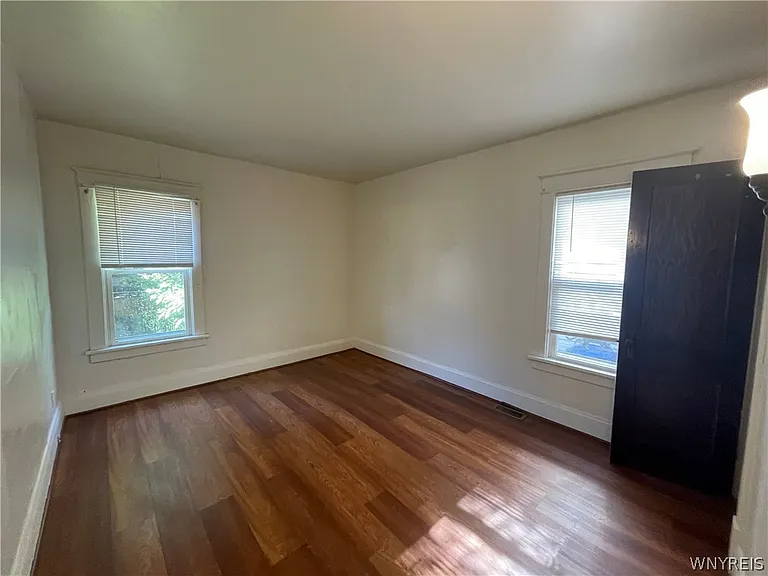 422 Moselle St — Photo 5