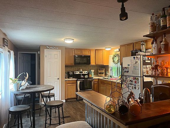 4th image of 10608 Pin Oak Rd