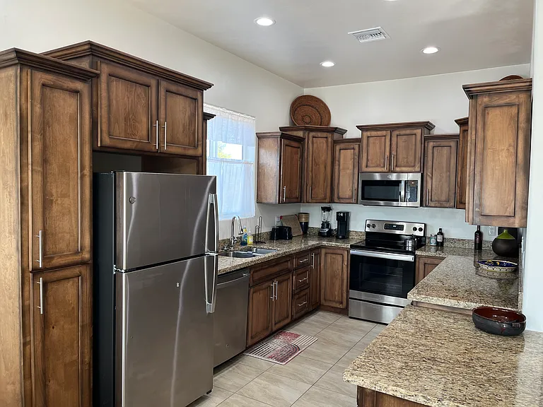 2246 Calle Palo Parado — Photo 2