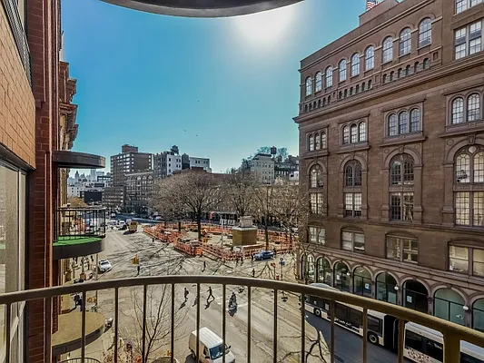 Sold by Sotheby's International Realty | media 10