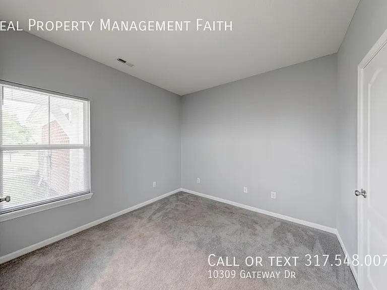 10309 Gateway Dr — Photo 16