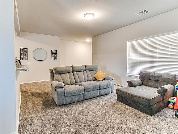 4th image of 1016 S Appaloosa Ln