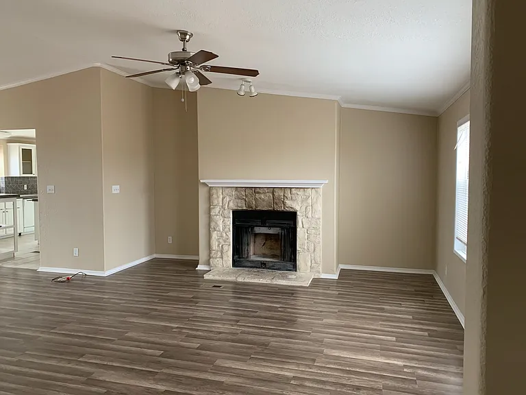 13508 Pfluger Berkman Ln — Photo 1