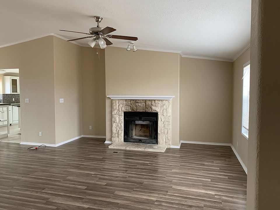1st image of 13508 Pfluger Berkman Ln