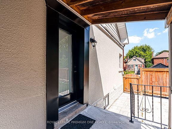 4th image of 79 25th St #2
