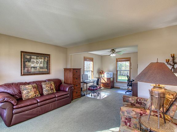 4th image of W203N16386 White Oak Cir
