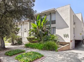 121 South Chester Ave. (689) - 12