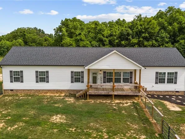 1194 Chickadee Ln, Woodleaf, NC 27054