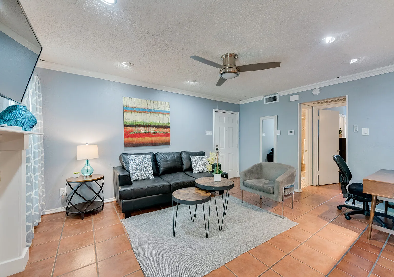 I04 World Cup Stay - 18 min to AT&T - Sleeps 2 - Public Transit — Photo 1