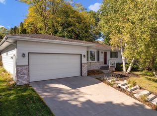 212 Cedar Dr, Oregon, WI 53575
