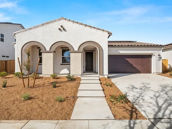 631 Rock Crest Ave, Madera, CA 93636