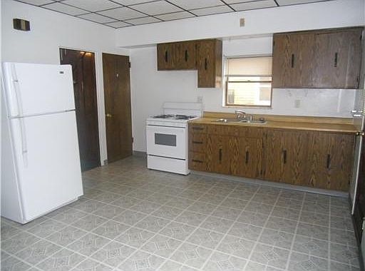 3rd image of 2800 & 2802 Kenilworth Ave