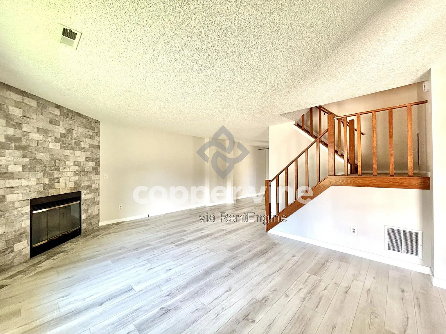 3 bed, 1.5 bath, 1404 sqft, $2,675 — Photo 2