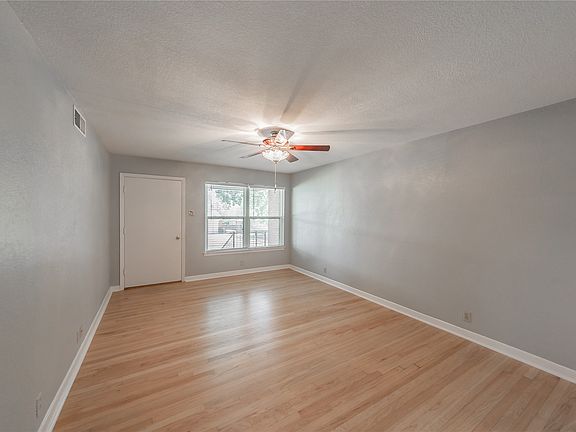 5th image of 1233 Fair Oaks Dr