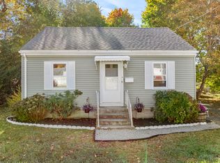 17 Elijah St, Norwich, CT 06360