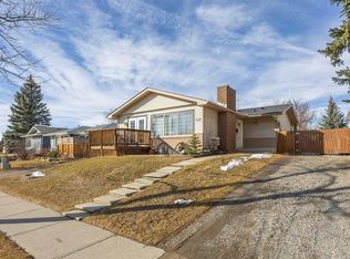 317 S Banister Dr, Okotoks, AB T1S1E4