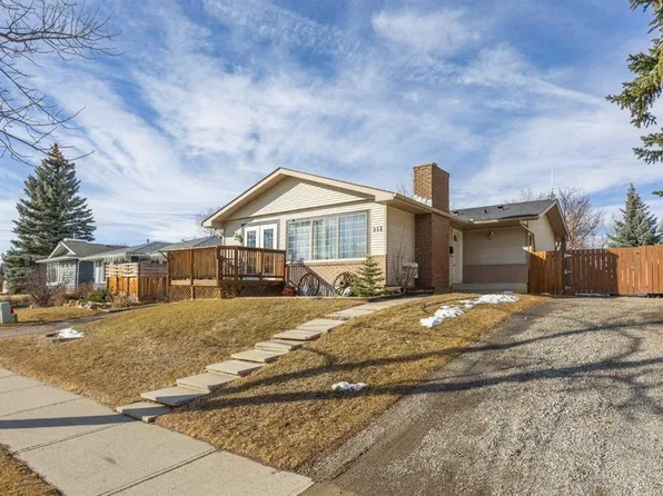 317 S Banister Dr, Okotoks, AB T1S 1E4