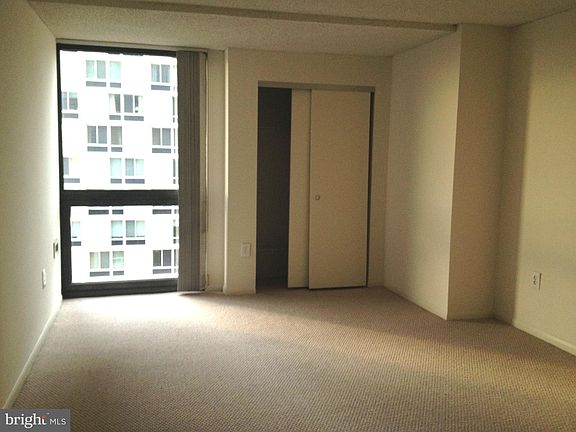 5th image of 241 S 6th St APT 1206