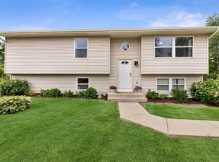 N2405 Mildred St, Walworth, WI 53115